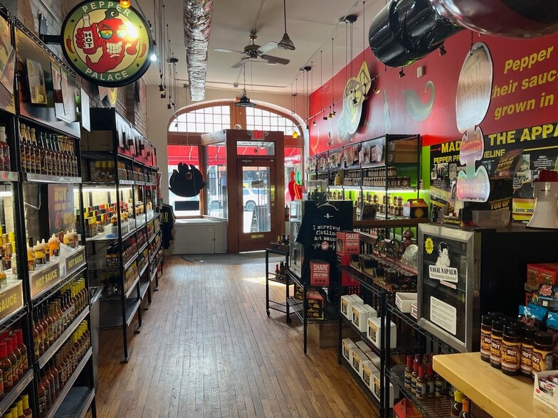 6 College St, Asheville, NC for lease - Building Photo - Image 3 of 7