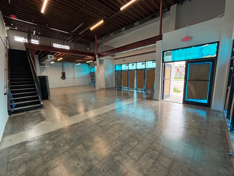 300 NW 29th St, Miami, FL à louer - Photo du bâtiment - Image 2 de 10