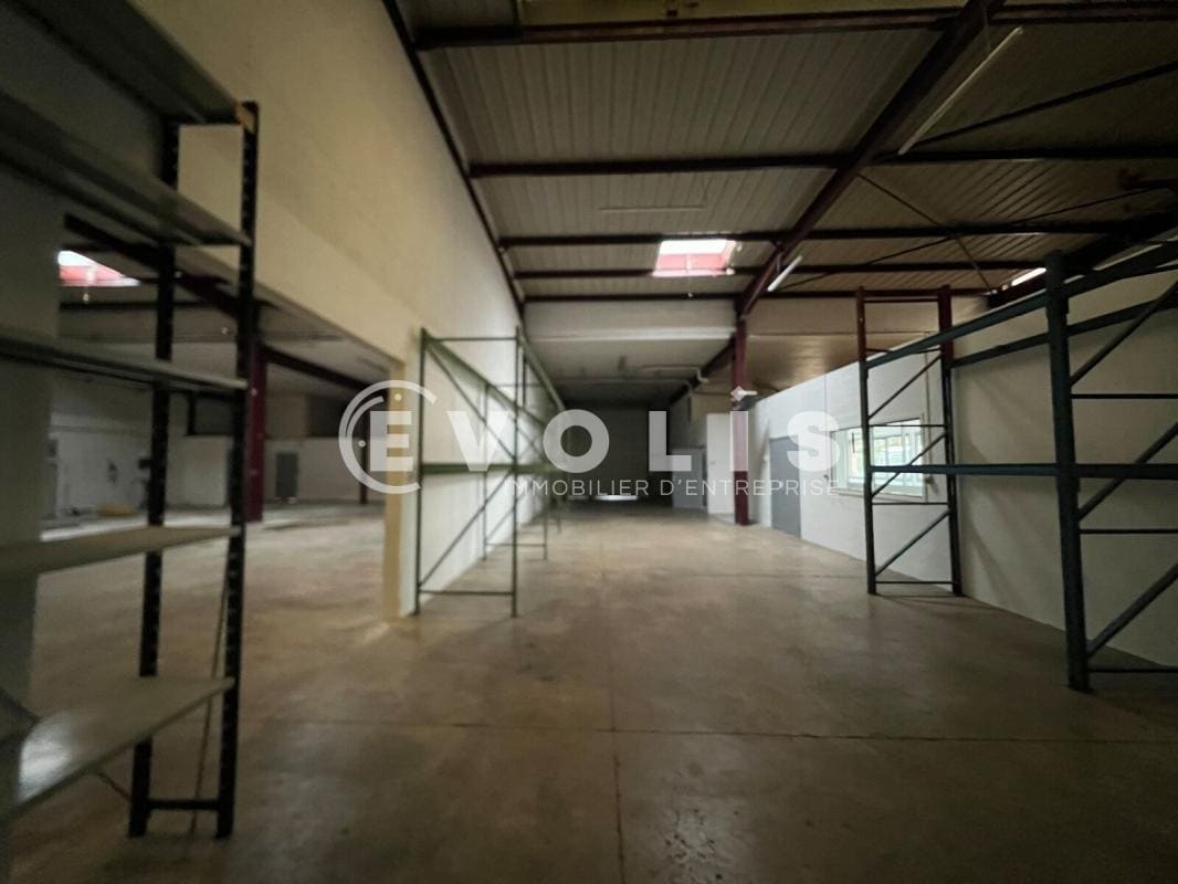 Flex in Le Blanc-Mesnil for lease Interior Photo- Image 1 of 20