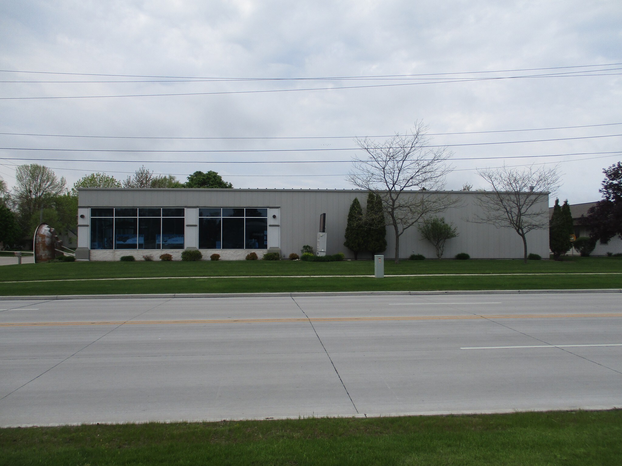 3420 Dewey St, Manitowoc, WI for lease Primary Photo- Image 1 of 13