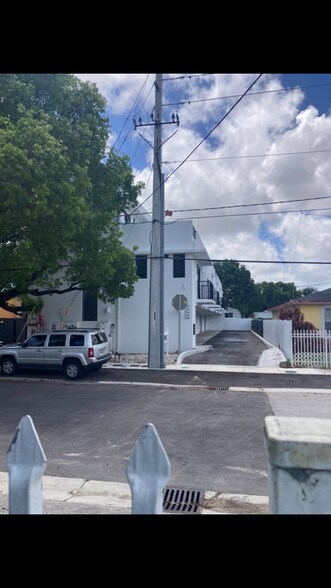 729 NW 55th Ter, Miami, FL à vendre - Autre - Image 2 de 17