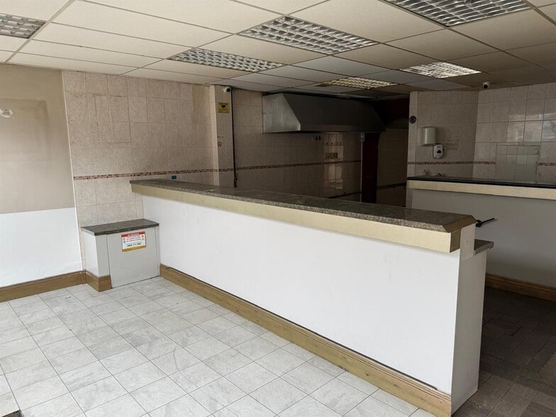 208 Higham Hill Rd, London for lease - Building Photo - Image 3 of 15
