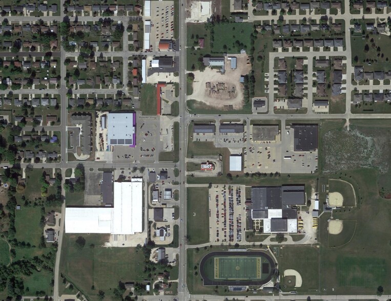 9th St, Dyersville, IA à louer - Photo du bâtiment - Image 2 de 3