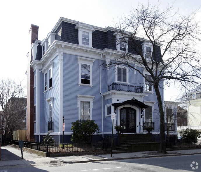 453 Angell St, Providence, RI à vendre - Photo principale - Image 1 de 29