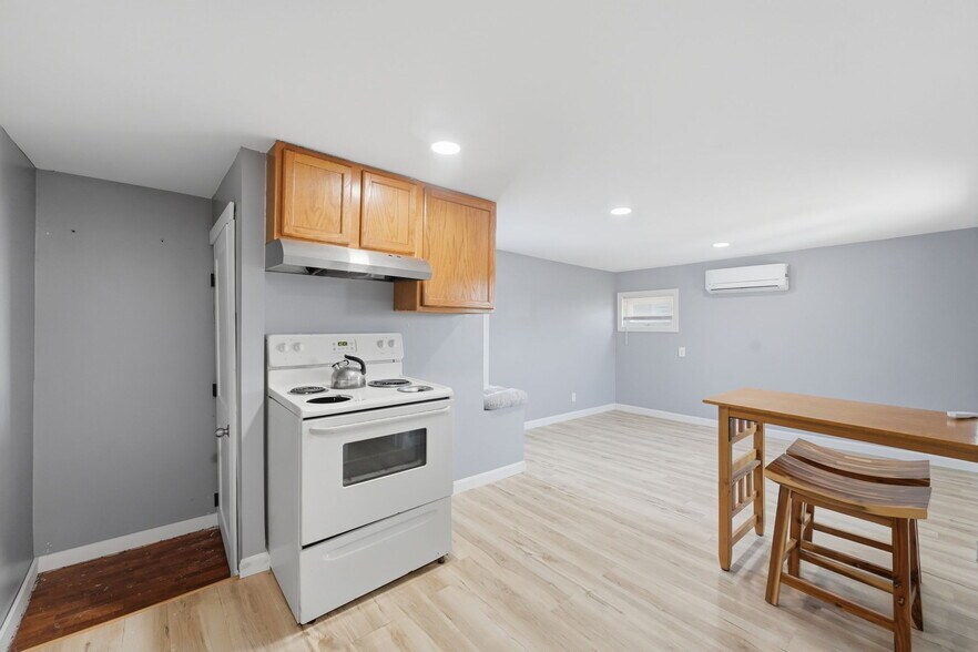 415 Anthony St, Fall River, MA à vendre - Photo du bâtiment - Image 3 de 30