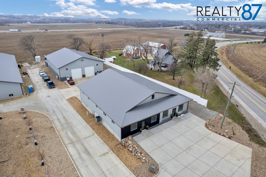 3230 Center Point Rd, Robins, IA for sale - Building Photo - Image 2 of 17