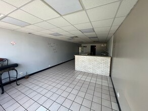 35-101 E Fullerton Ave, Addison, IL for lease Building Photo- Image 2 of 6