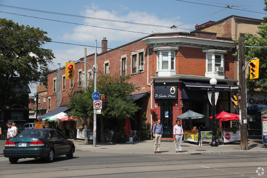 720 College St, Toronto, ON à vendre - Photo principale - Image 1 de 1