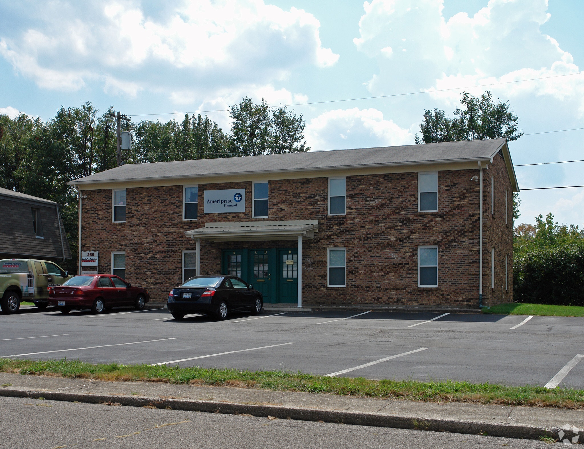 265 Regency Cir, Lexington, KY for sale Primary Photo- Image 1 of 3