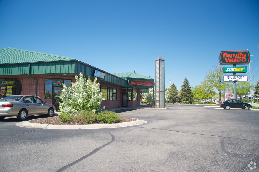 1402 Liberty Ave, Beloit, WI for lease - Building Photo - Image 2 of 6