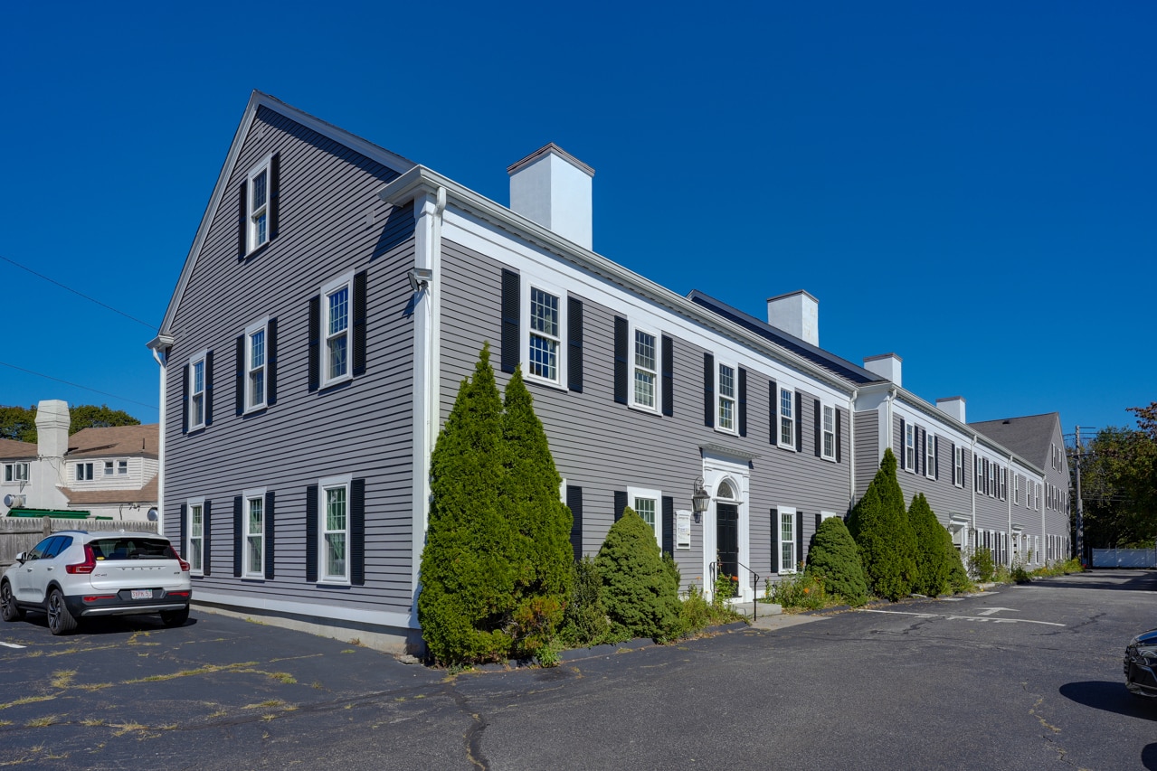 394 Lowell St, Lexington, MA 02420 - Unit 19 - - Interior Photo - Image 1 of 20