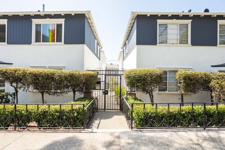 8730-8736 Holloway Dr, West Hollywood, CA à vendre - Photo du bâtiment - Image 3 de 12