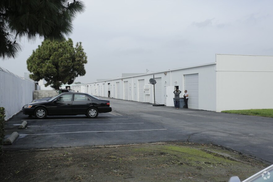 1129 E Dominguez St, Carson, CA à louer - Photo du bâtiment - Image 2 de 5