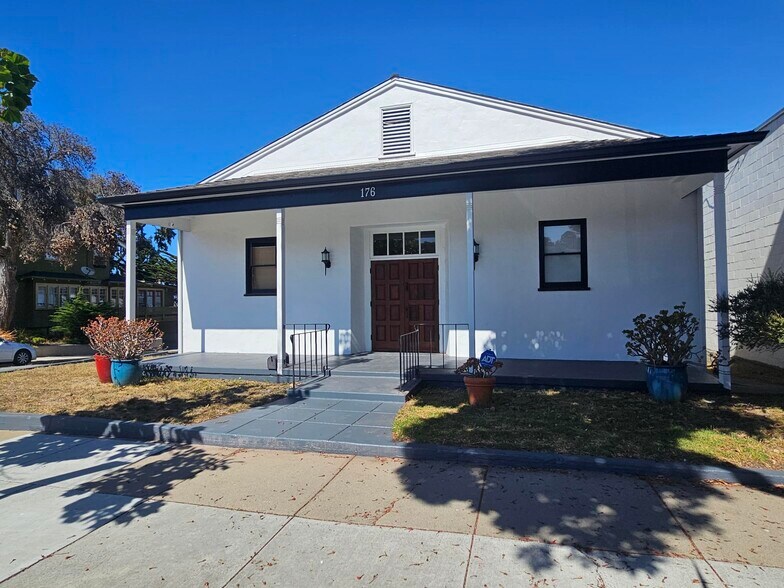 176 Central Ave, Pacific Grove, CA à louer - Photo du bâtiment - Image 1 de 8