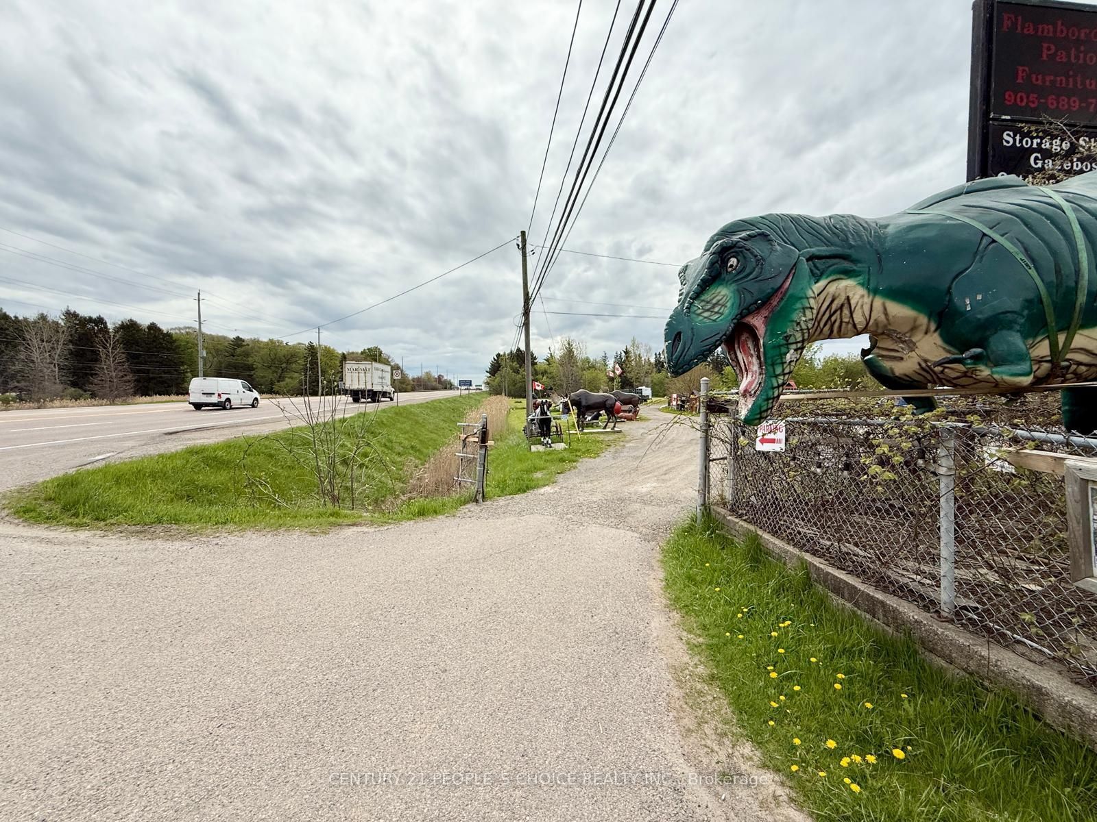 823 6 Hwy N, Hamilton, ON à vendre Photo du bâtiment- Image 1 de 1