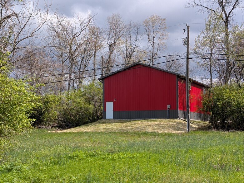 1893 American Ave, Hebron, KY à vendre - Photo du bâtiment - Image 2 de 4