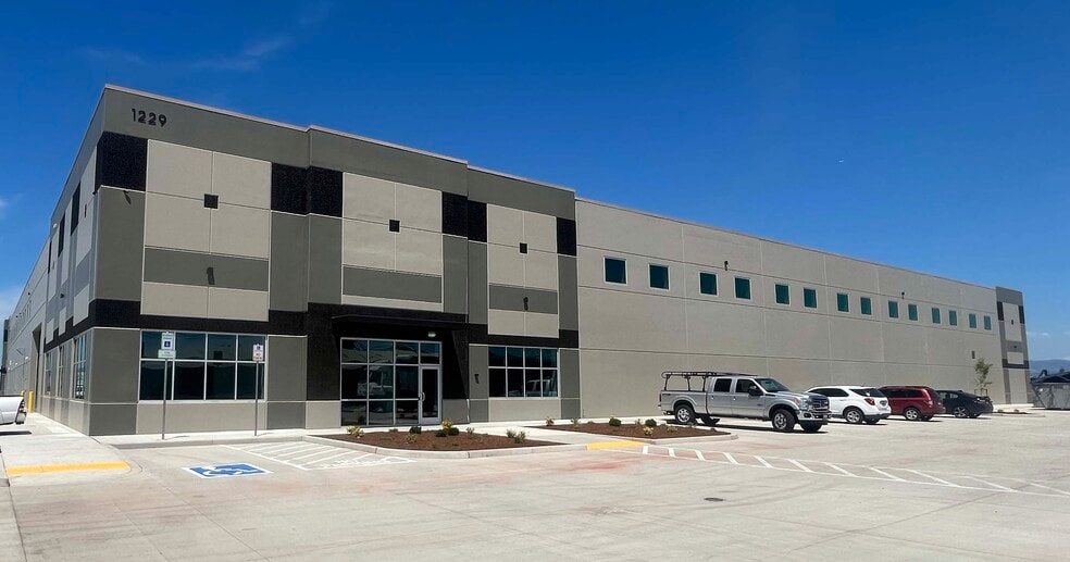 TBD Ave C @ 7th Street, White City, OR for sale - Building Photo - Image 1 of 3