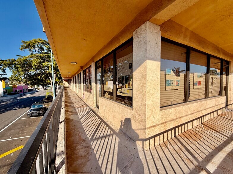 1101-1111 SW 8th St, Miami, FL à louer - Photo du bâtiment - Image 3 de 9