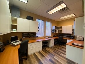 1000 SE Monterey Commons Blvd, Stuart, FL à louer Photo intérieure- Image 2 de 5