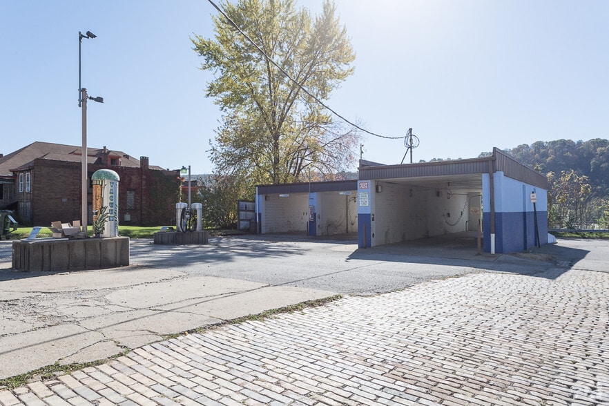 121 W 3rd St, East Liverpool, OH for sale - Building Photo - Image 2 of 2