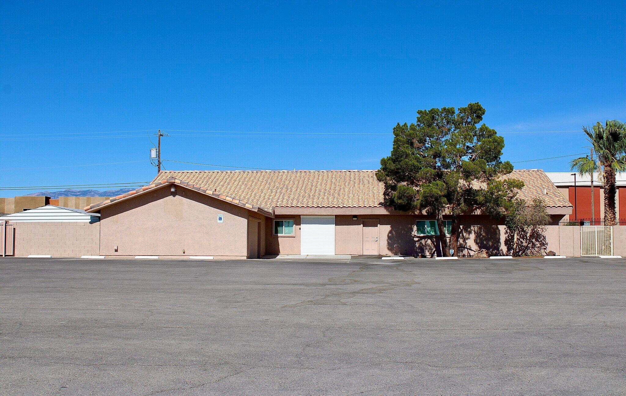 8935 El Camino Rd, Las Vegas, NV à vendre Photo du bâtiment- Image 1 de 13