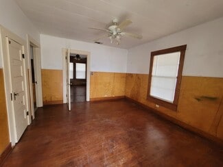 Plus de détails pour 207 W Viggie St, Hebbronville, TX - Spécialité à vendre
