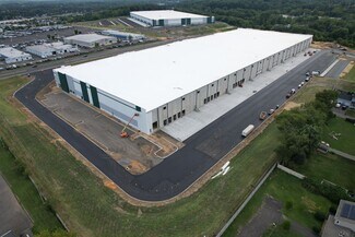 Plus de détails pour 1600 E Old Lincoln Hwy, Langhorne, PA - Industriel à louer