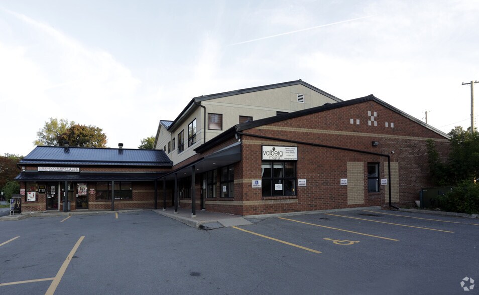 111 Sherwood Dr, Ottawa, ON for lease - Primary Photo - Image 1 of 3