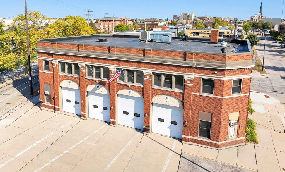 501 S Washington St, Green Bay, WI à louer - Photo du bâtiment - Image 2 de 5