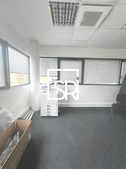 Bureau dans Cournon-d'Auvergne à louer - Photo intérieure - Image 2 de 12