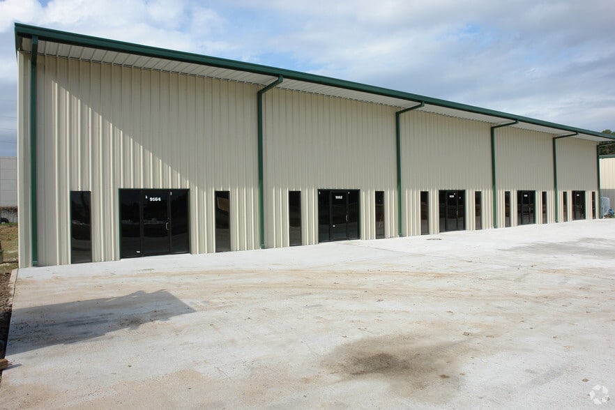 9136-9154 Will Clayton Pky, Humble, TX for lease - Primary Photo - Image 2 of 10