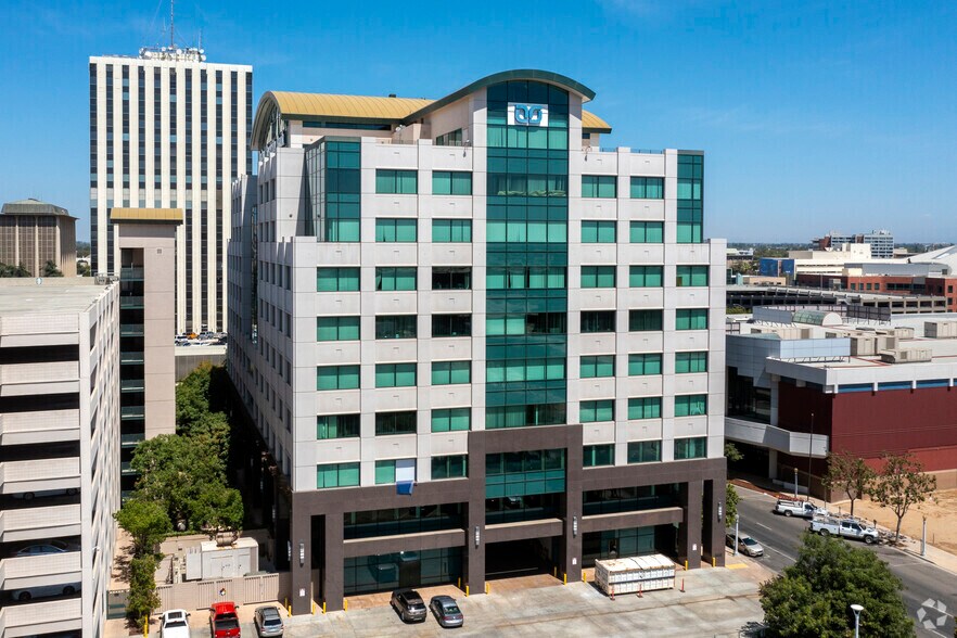855 M St, Fresno, CA à louer - Aérien - Image 2 de 5