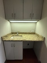 741 Water St, Kerrville, TX à louer Photo intérieure- Image 2 de 8