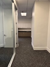 235 Montgomery St, San Francisco, CA à louer Photo intérieure- Image 2 de 5