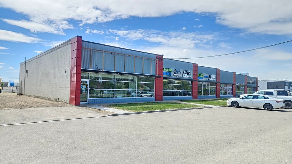 8849/53 63 Avenue NW, Edmonton, AB à louer - Photo du bâtiment - Image 1 de 10