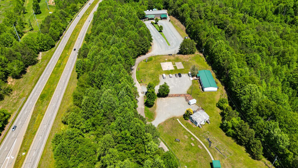 7288 Highway 515 N, Ellijay, GA à vendre - Photo du bâtiment - Image 1 de 82
