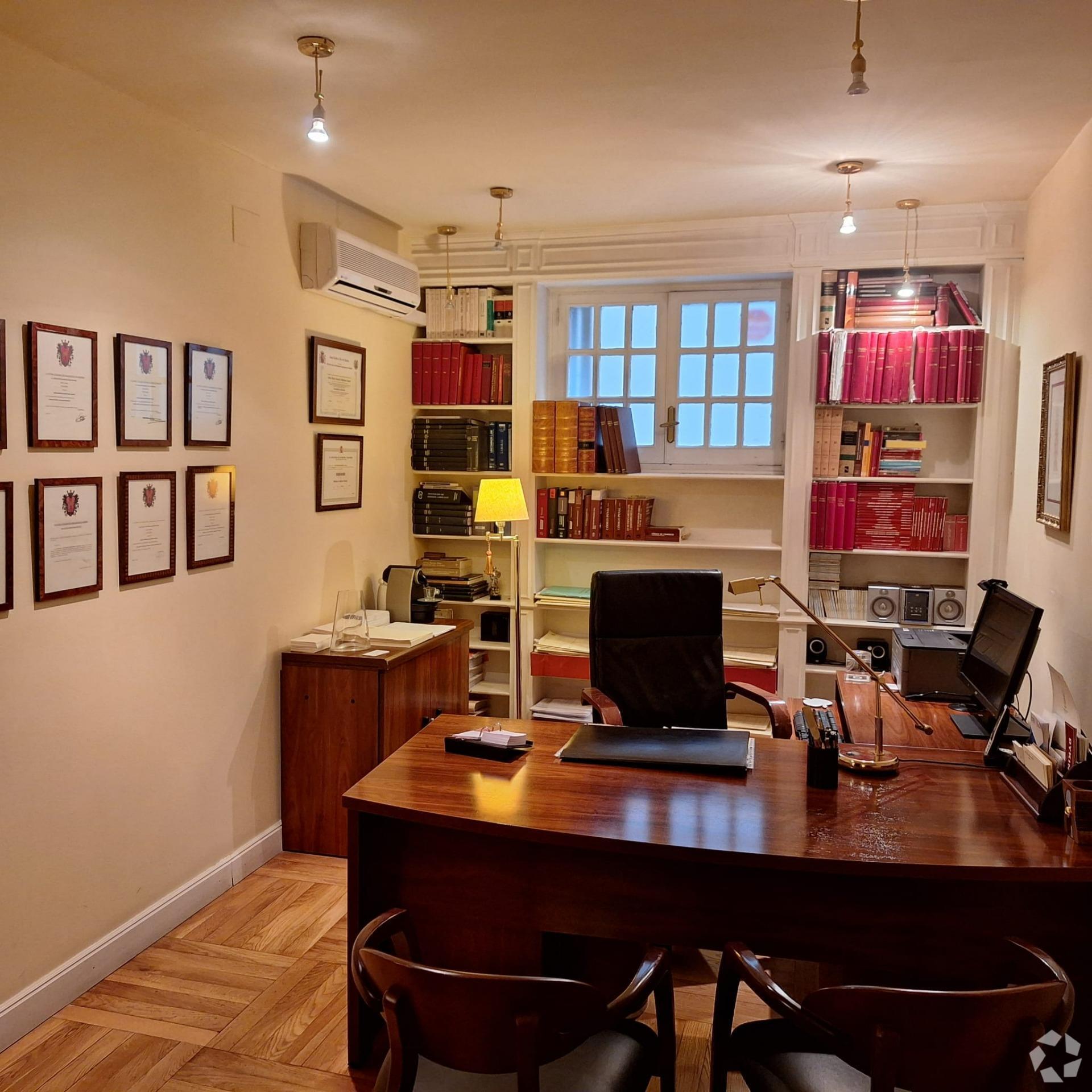 Multifamily in Madrid, Madrid for sale Interior Photo- Image 1 of 2