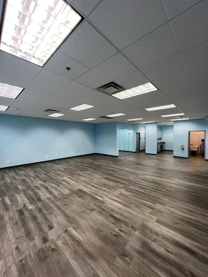 215 Remington Blvd, Bolingbrook, IL 60440 - Unit E -  - Interior Photo - Image 2 of 17