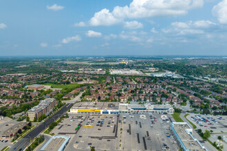 10909 Yonge St, Richmond Hill, ON - Aérien  Vue de la carte