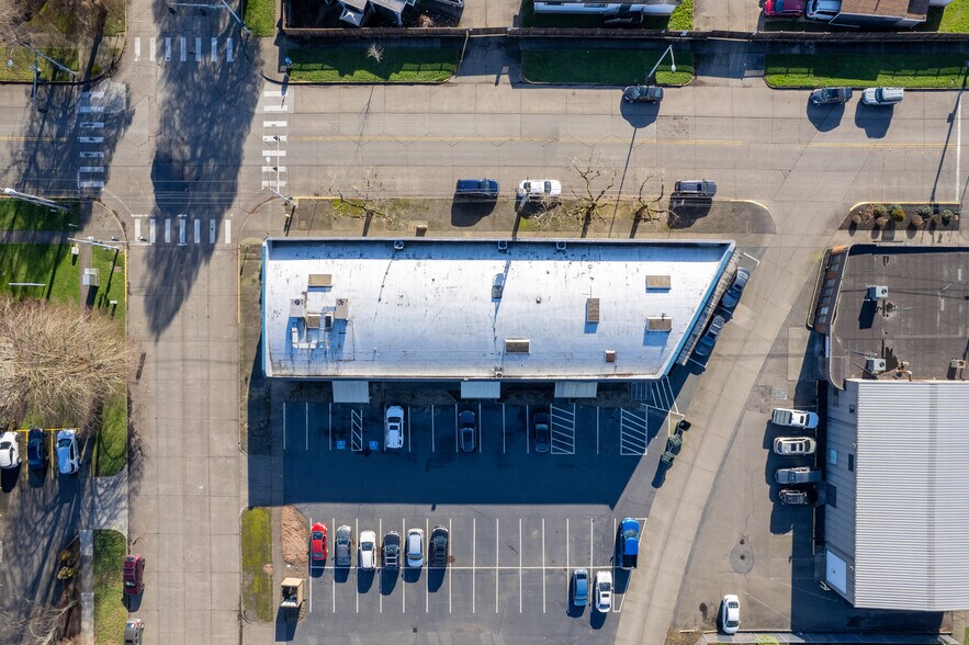 1106 Douglas St, Longview, WA à louer - Photo du bâtiment - Image 3 de 13