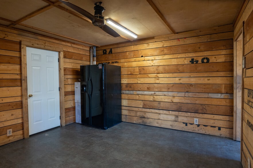 1085 Schmieding Ave, Springdale, AR for sale - Building Photo - Image 2 of 13