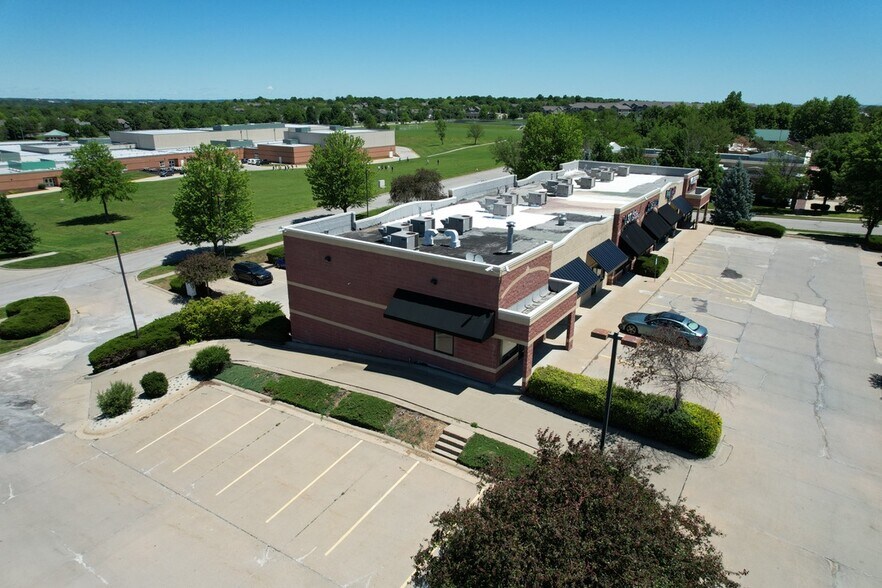 14000-14030 W 135th St, Olathe, KS à louer - Photo du bâtiment - Image 1 de 5