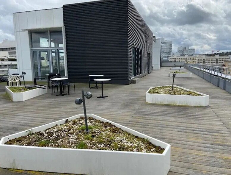 Bureau dans Boulogne-Billancourt à louer - Photo du bâtiment - Image 2 de 7