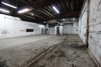 378 Johnston Ave, Jersey City, NJ for lease Interior Photo- Image 2 of 7
