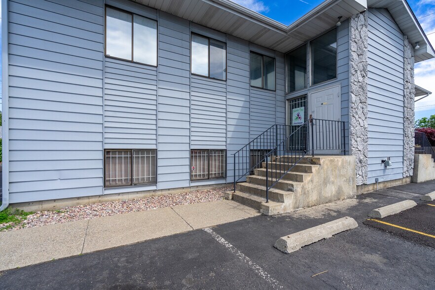 1504 W Northwest Blvd, Spokane, WA for sale - Building Photo - Image 2 of 7