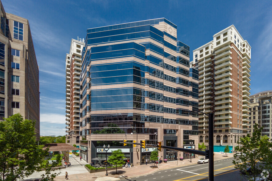 4121 Wilson Blvd, Arlington, VA for lease - Primary Photo - Image 1 of 7