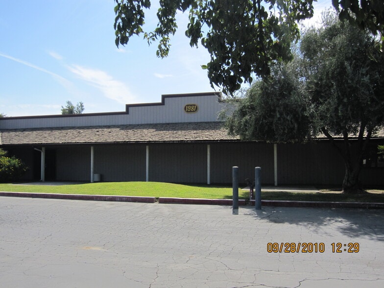 220 Shaw Ave, Clovis, CA à vendre - Photo du bâtiment - Image 3 de 8