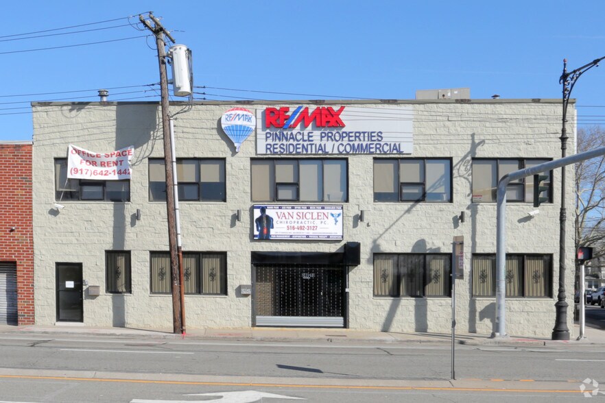 240-19 Jamaica Ave, Bellerose, NY à louer - Photo du bâtiment - Image 2 de 4