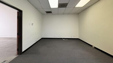 2220 Eastridge Ave, Riverside, CA à louer Photo intérieure- Image 2 de 2