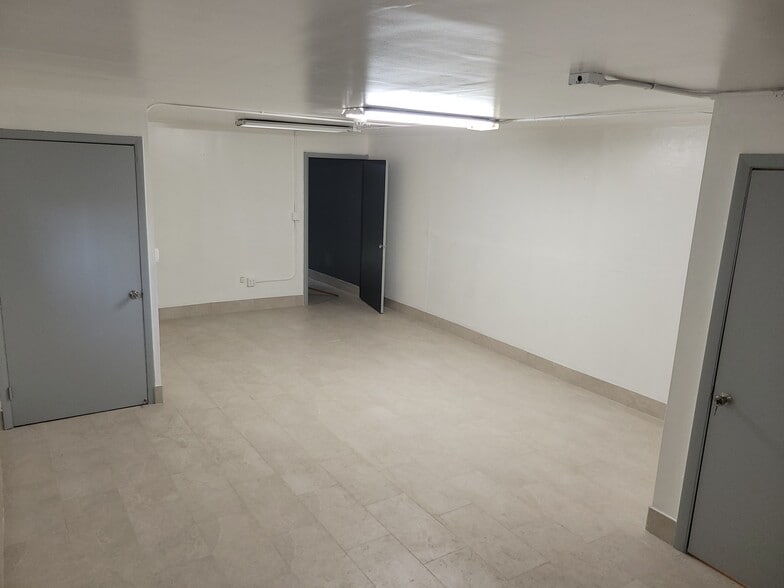 818-838 NE 40th Ct, Oakland Park, FL à louer - Photo du bâtiment - Image 2 de 41